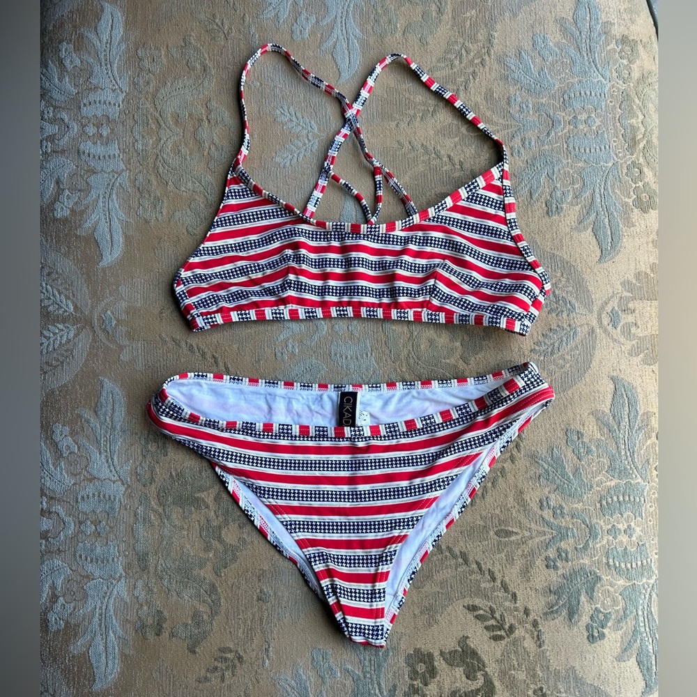 Cikada Bikini